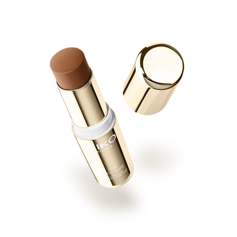 hug couture lumi flex hydra skin tint - 07 Hazelnut